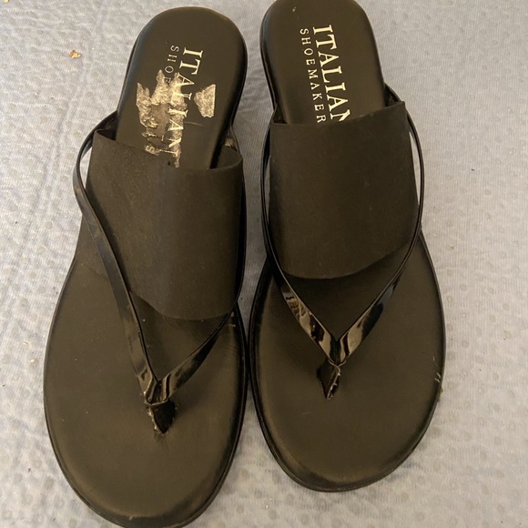 Italian Shoemakers Elegant Black Sandals - Picture 1 of 5